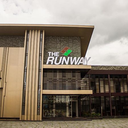 The Runway Hotel Kochi Luaran gambar