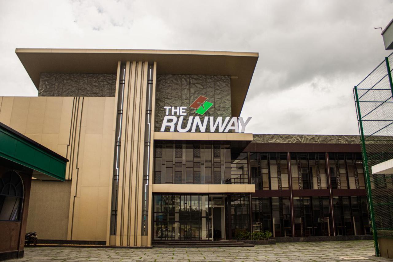The Runway Hotel Kochi Luaran gambar